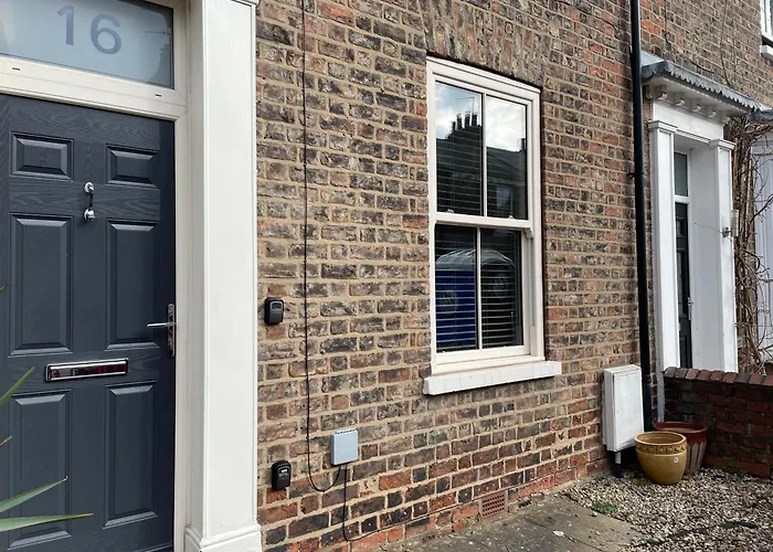 The Vines - Stunning Period Home With Free Parking
